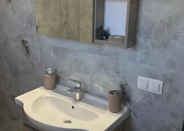 Greek Mansion Апартаменты Неа-Муданья